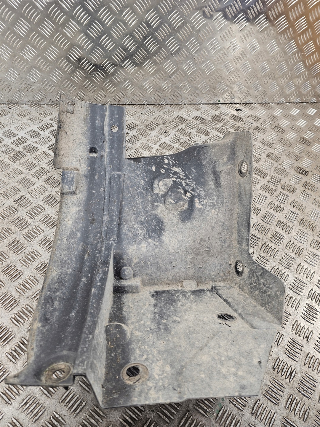 mudguard right front front RENAULT TRAFIC III 3 638428605R