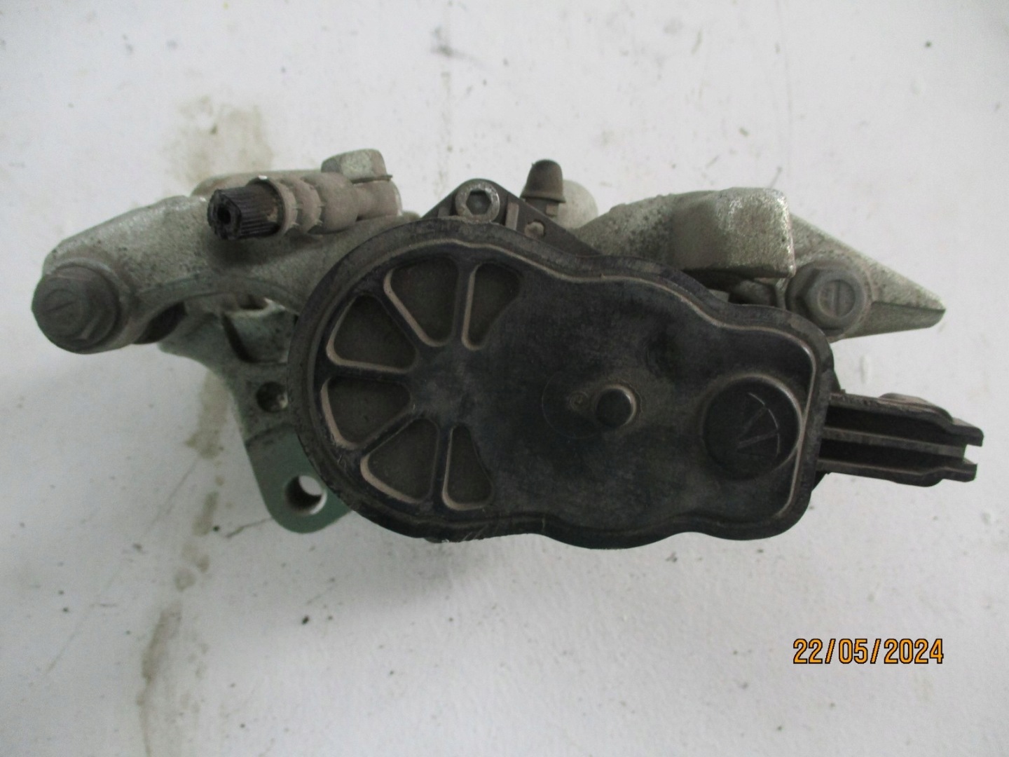 caliper calipers TOYOTA YARIS IV CROSS 1,5 HYB
