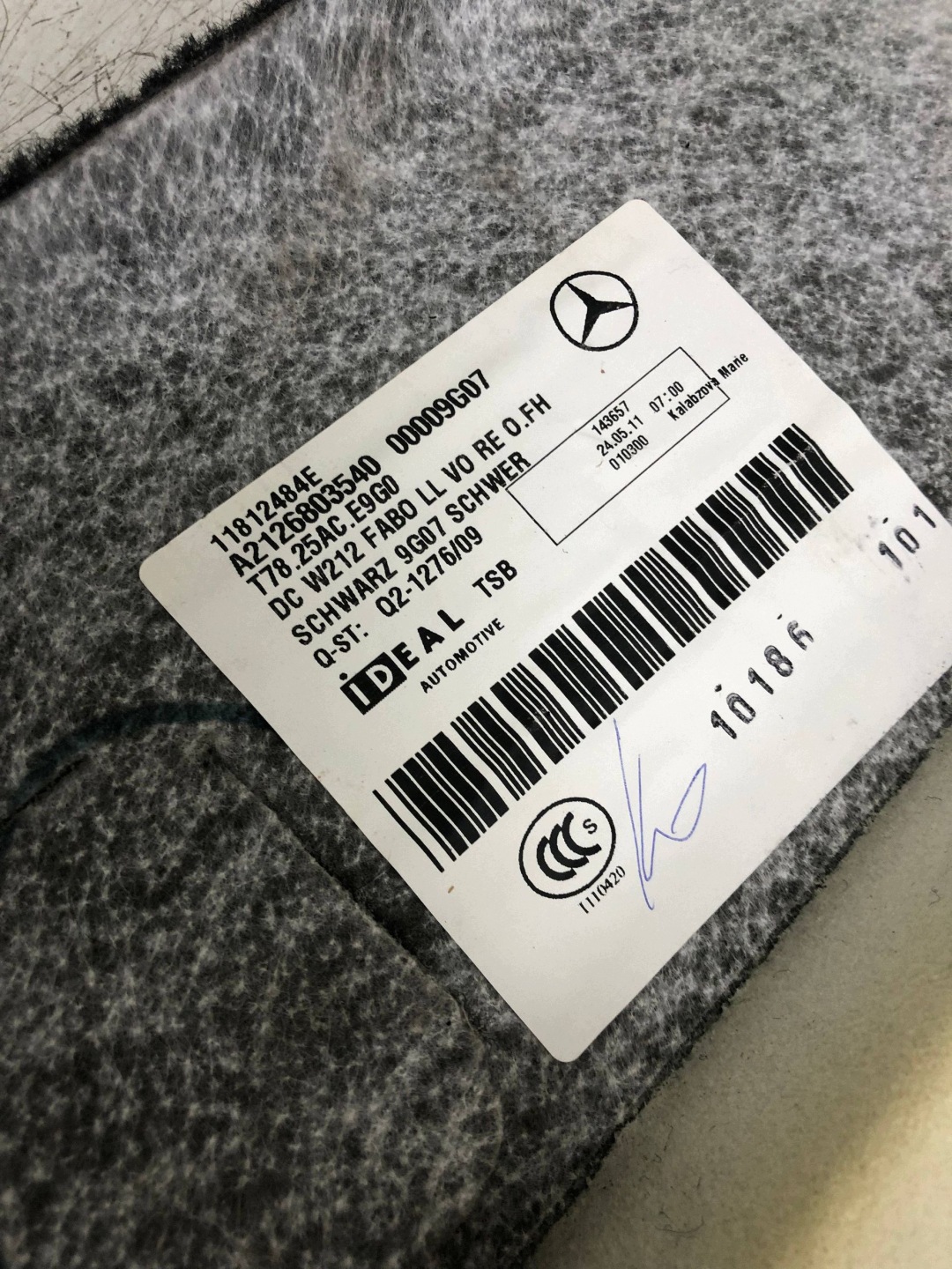floor mats right front MERCEDES W212 A2126803540