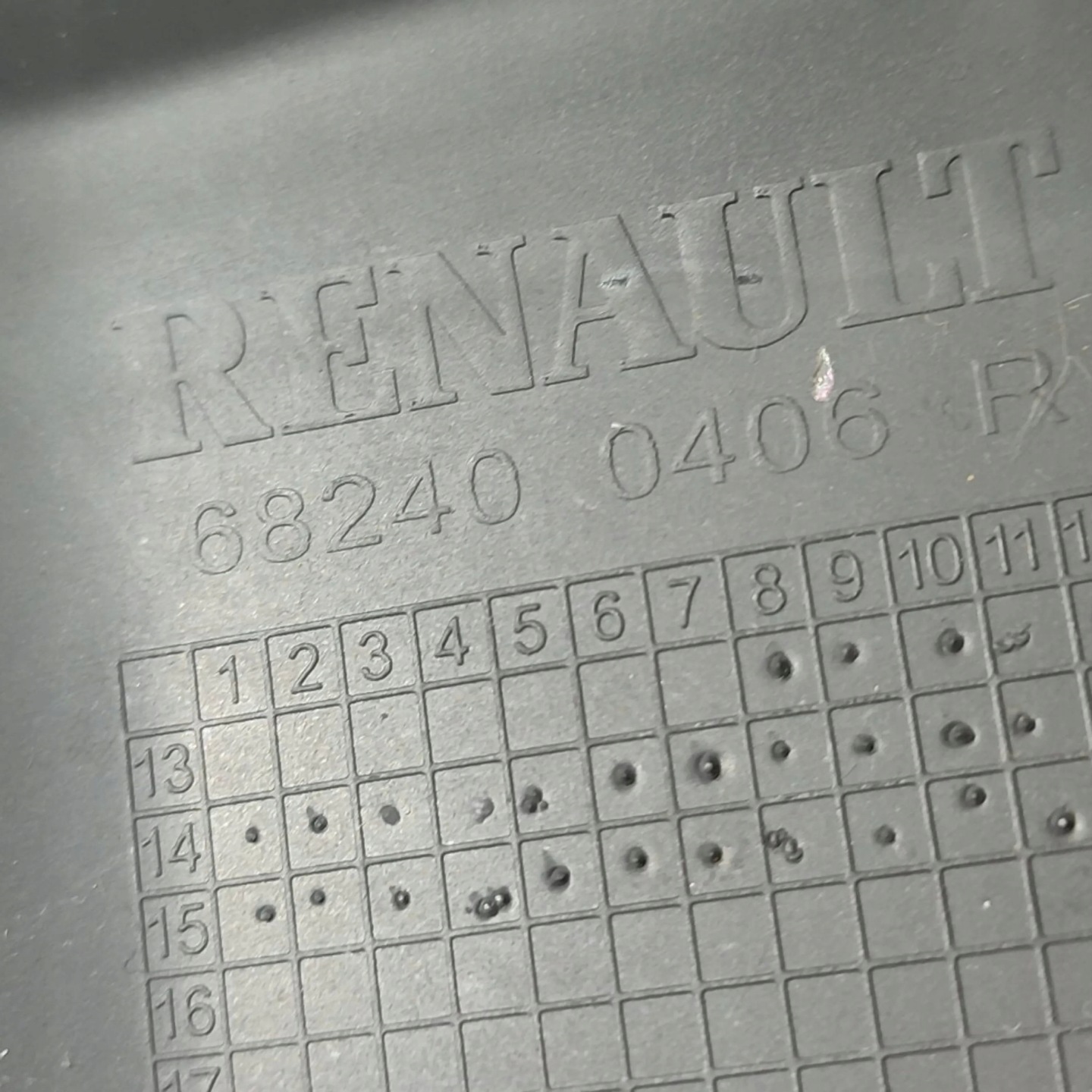 Dacia Duster a 16r 1.6b kryt budíku
