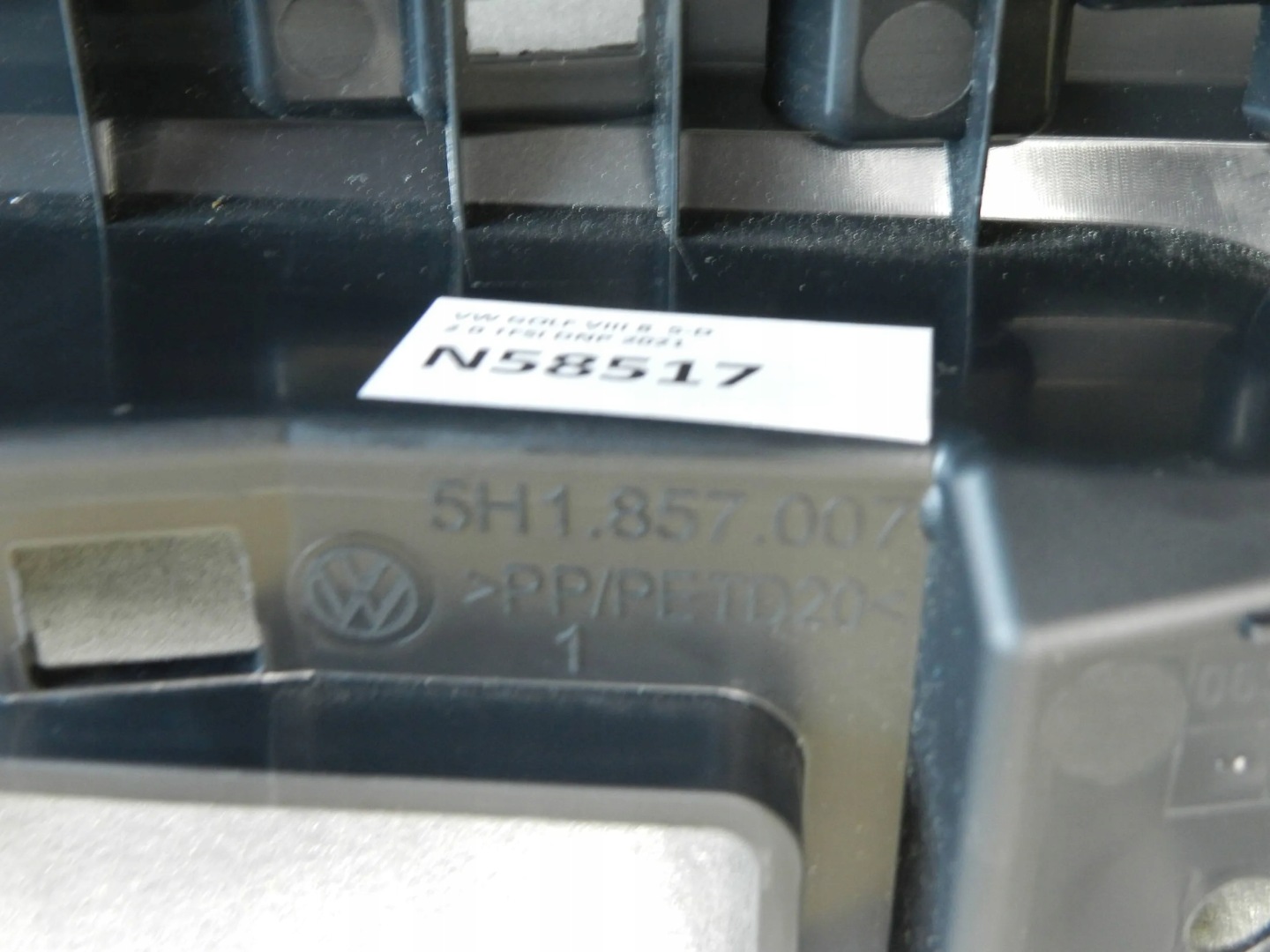VW Golf VIII 8 fedél DESKI KOKPITU 5H1857007