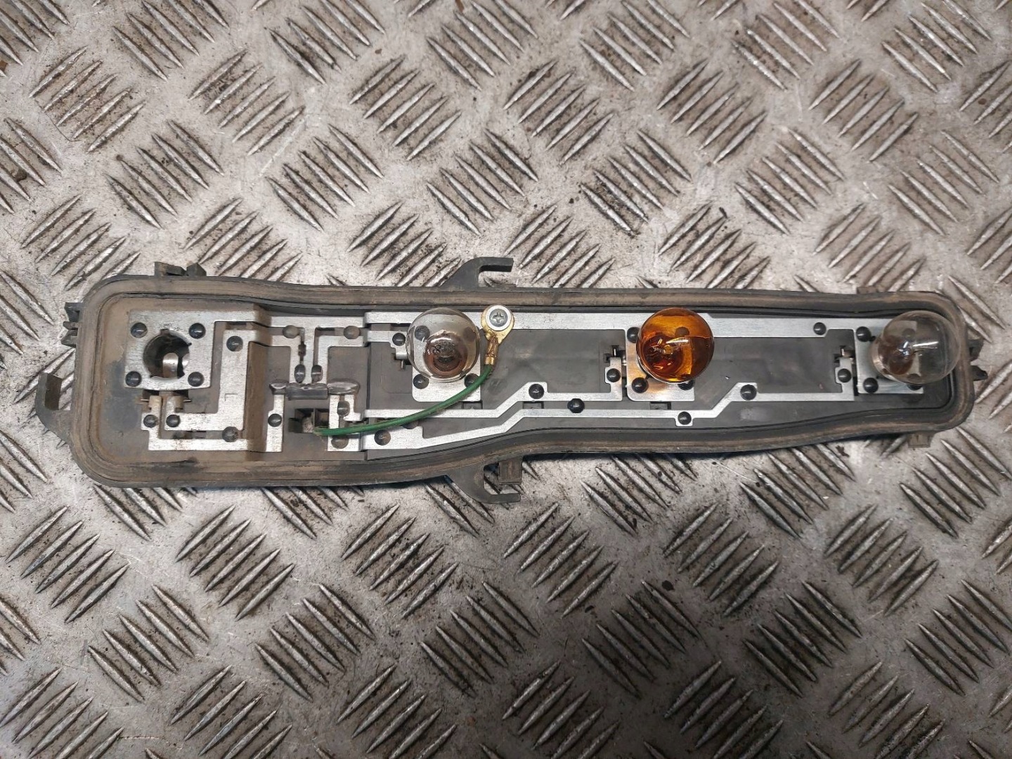light housing left rear part PEUGEOT BIPPER and 132050