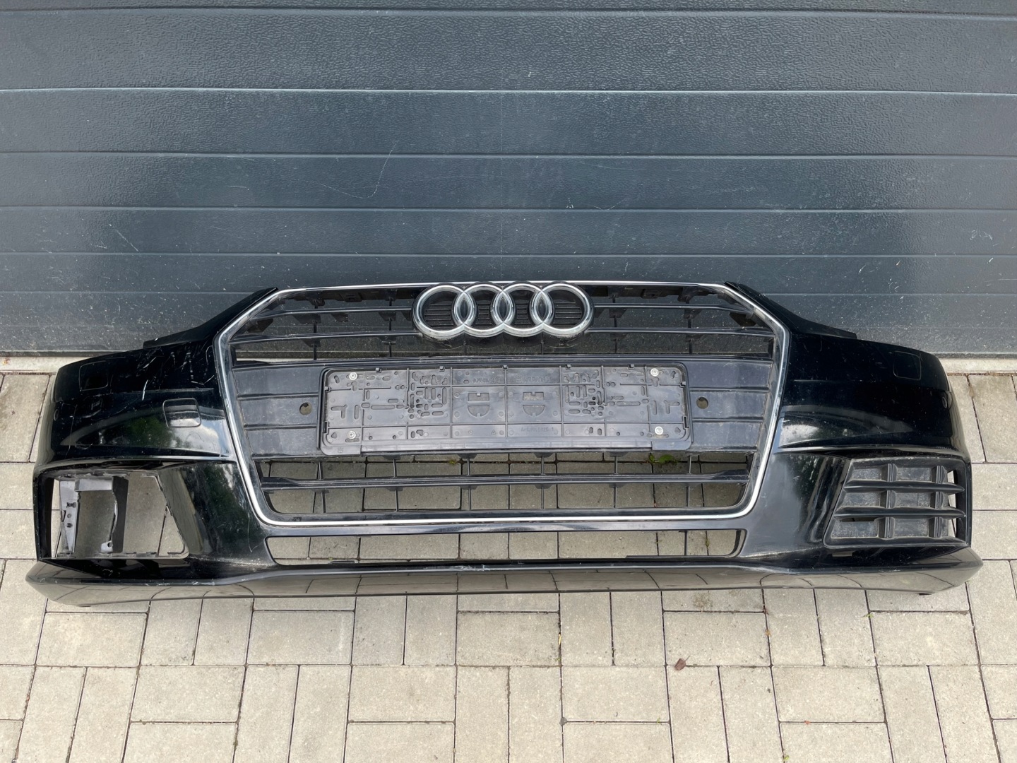 Audi A4 bumper front 15-19 8W0 washer park