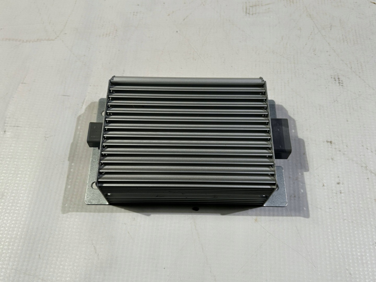 amplifier module audio dzwieku odbiornik Lincoln Continental 2017r
