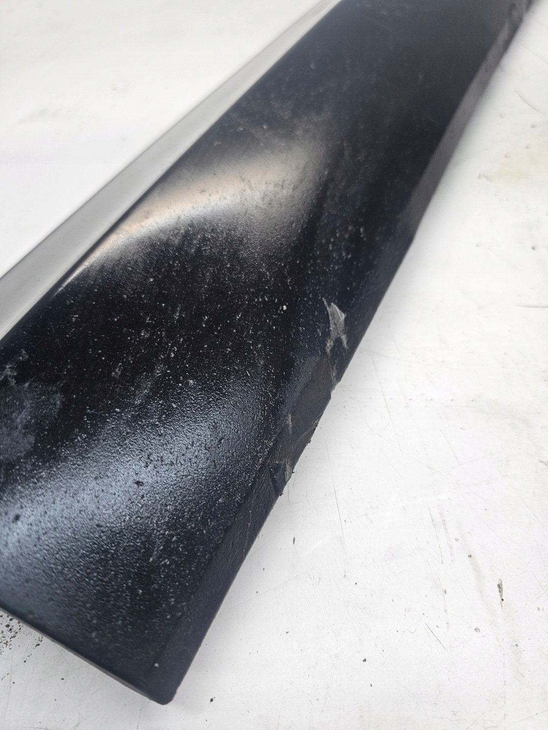 moulding lower door left front AUDI Q3 8U 8U0853959F LY9B