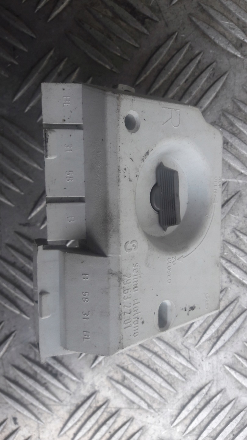 AUDI 80 light housing right rear part 29632201