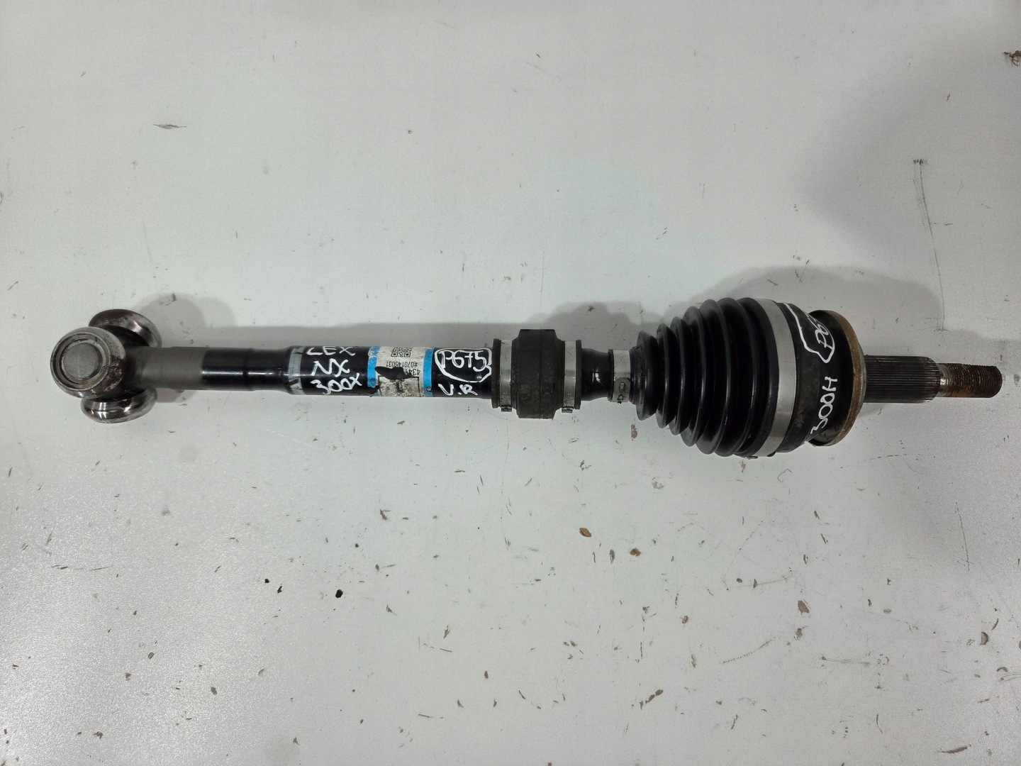 Lexus NX 300H semi-axis front right 4341078010 (P675)