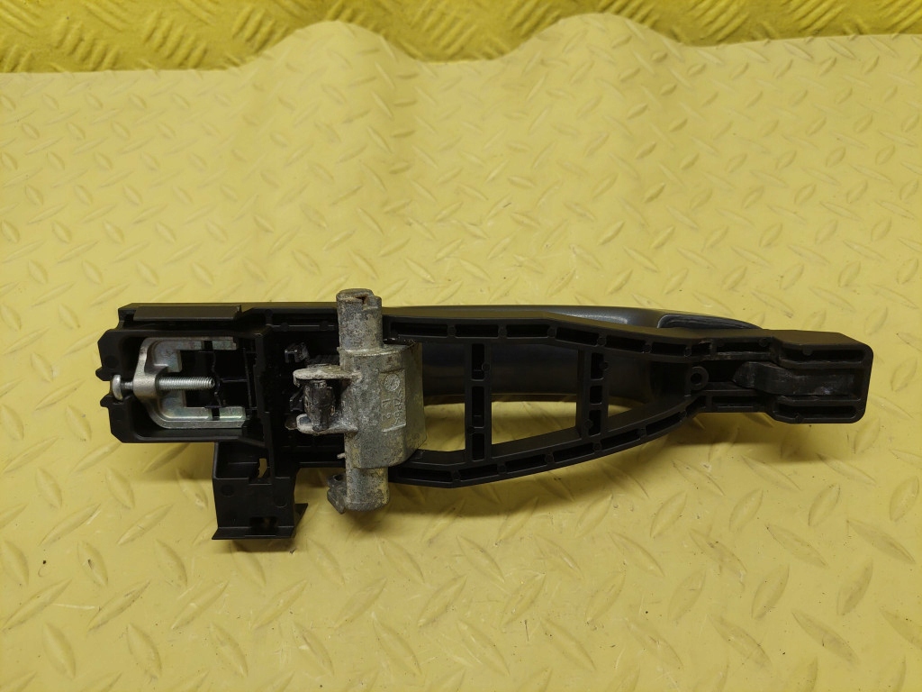 FORD MONDEO MK4 handle right rear part LAKIER U7