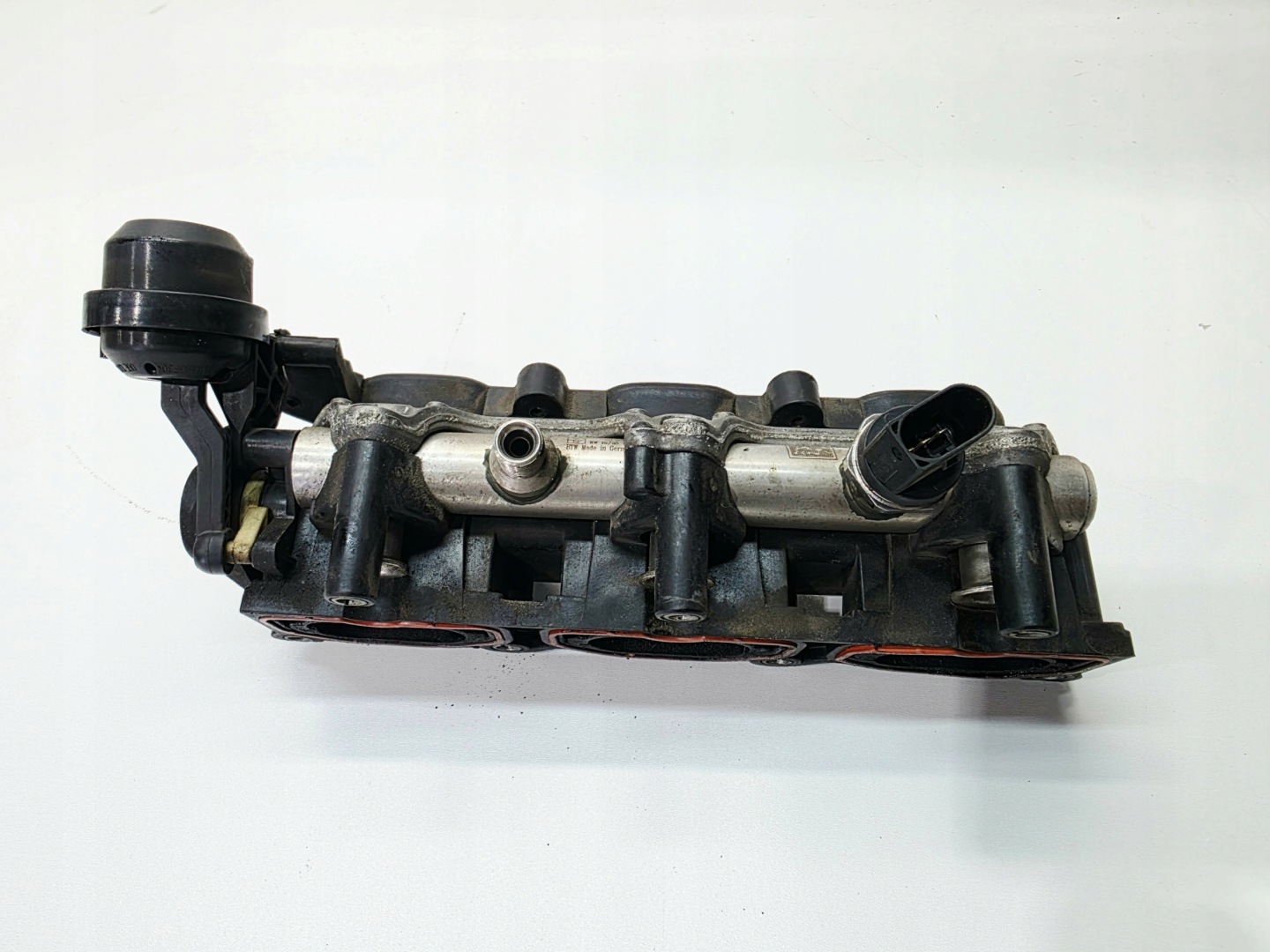 intake manifold left AUDI A4 B7 A6 C6 3.2 FSI 06E133109E