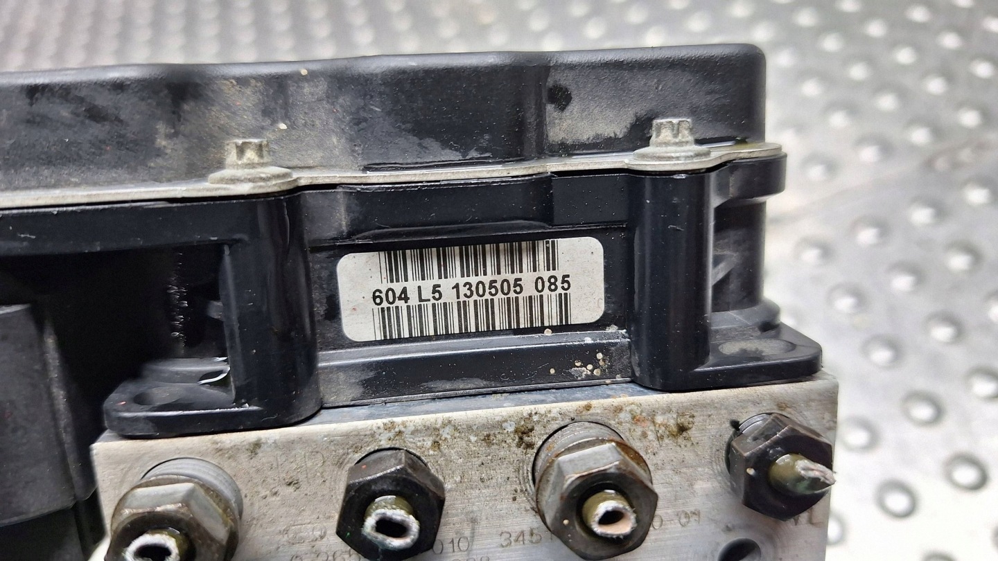 pump control unit ABS 6772449 6772450 BMW E60 E61 XDRIVE