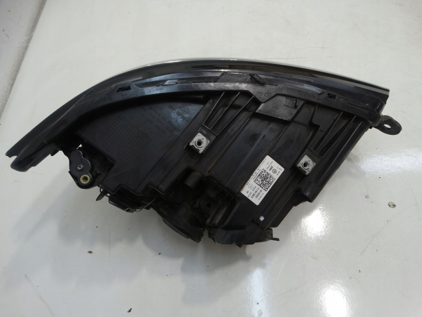 KOMPLET lichte REFLEKTOROW PRZEDNICH VOLKSWAGEN T6.1 19-24R.