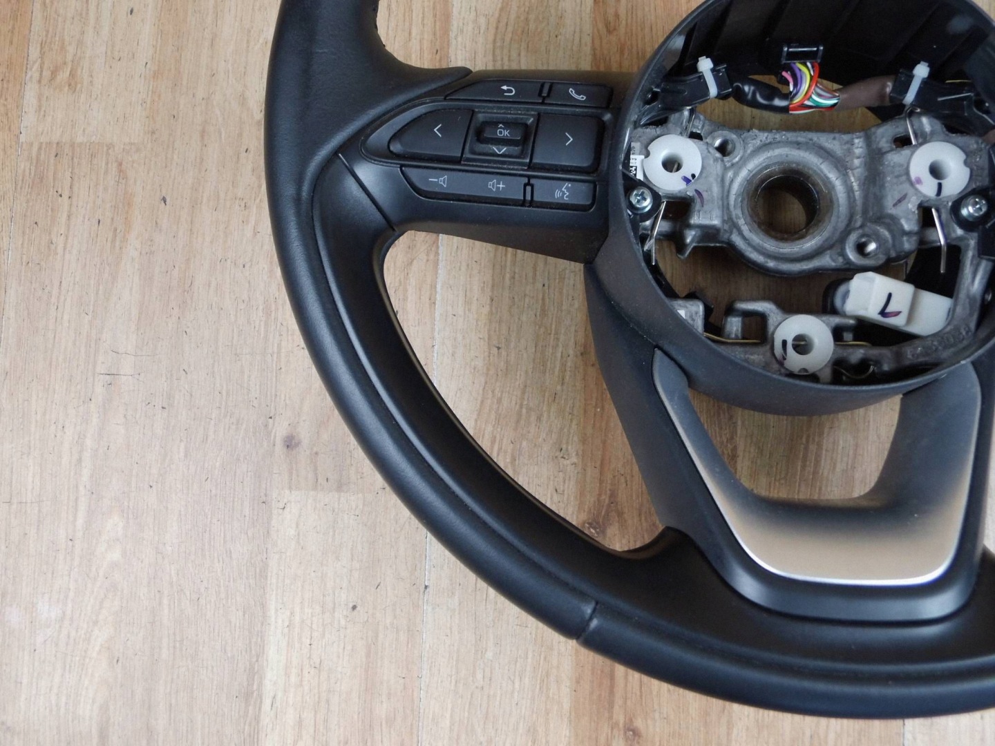 Toyota Yaris IV lenkrad PODGRZEWANA GRZANA