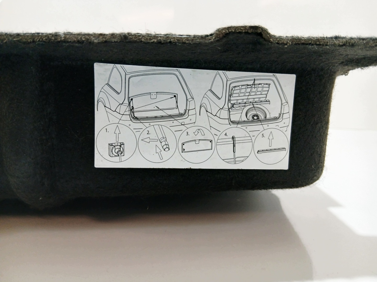 MATA koberce kufru BMW E61 OE 6960893 (0001388)