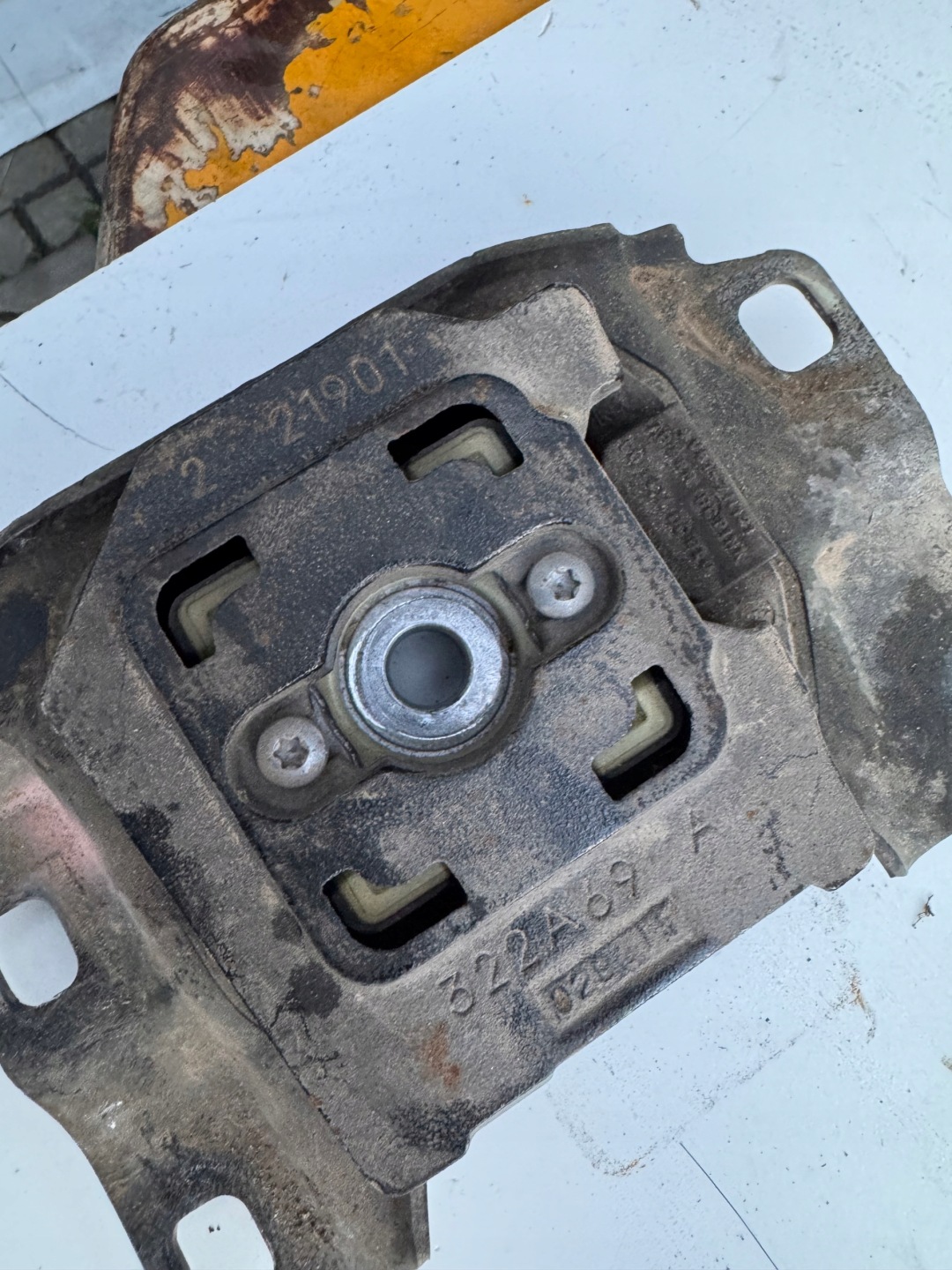 FORD FOCUS MK3 1.0 ECOBOOST gearbox mounting BIRGOW CV61-7M121-FB