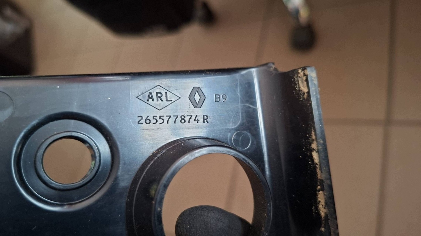 RAHMEN Leuchte hinten heck Seite links Renault Scenic E-Tech V 265577874R