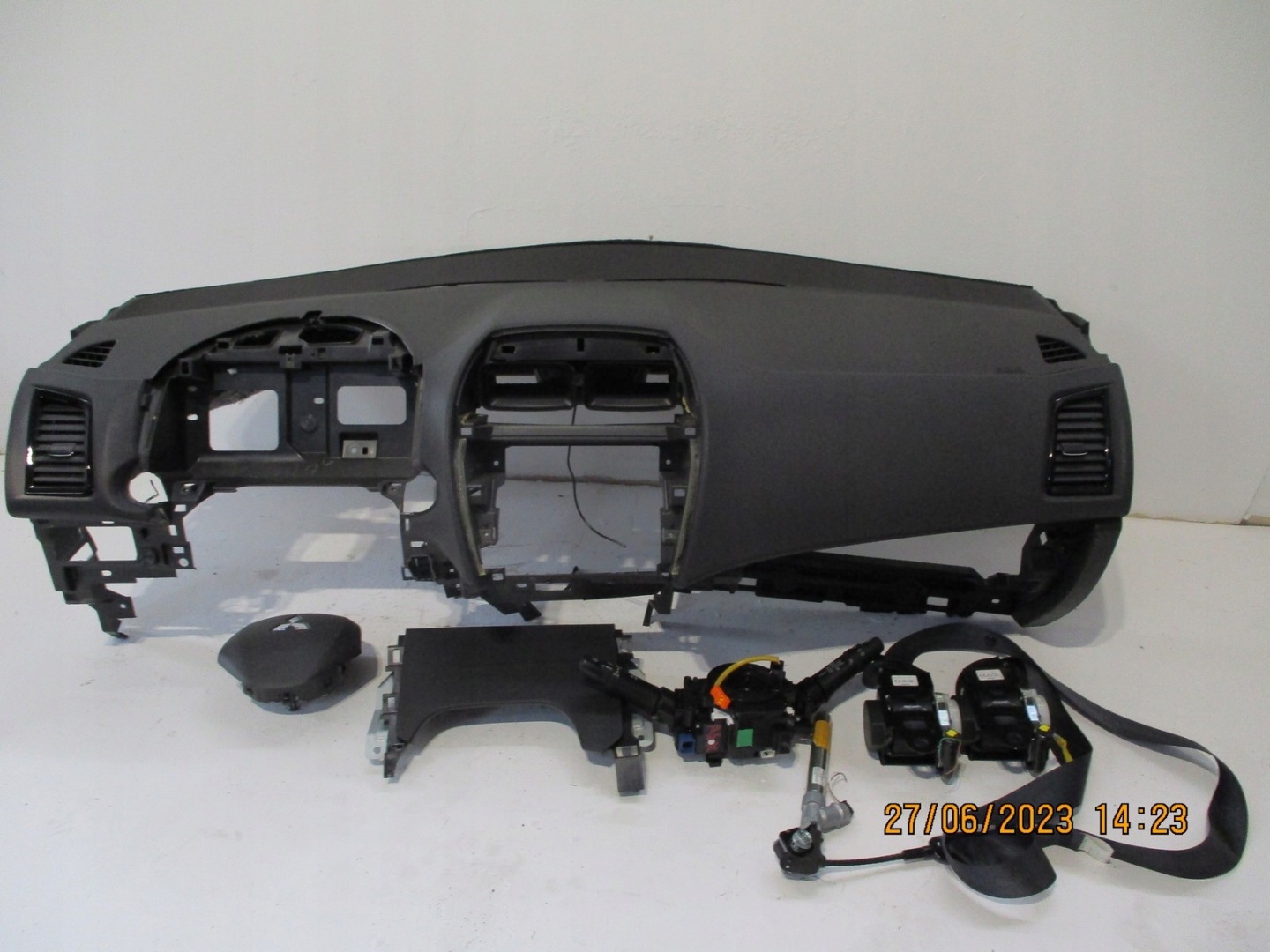 dashboard console pulpit MITSUBISHI ASX 23r