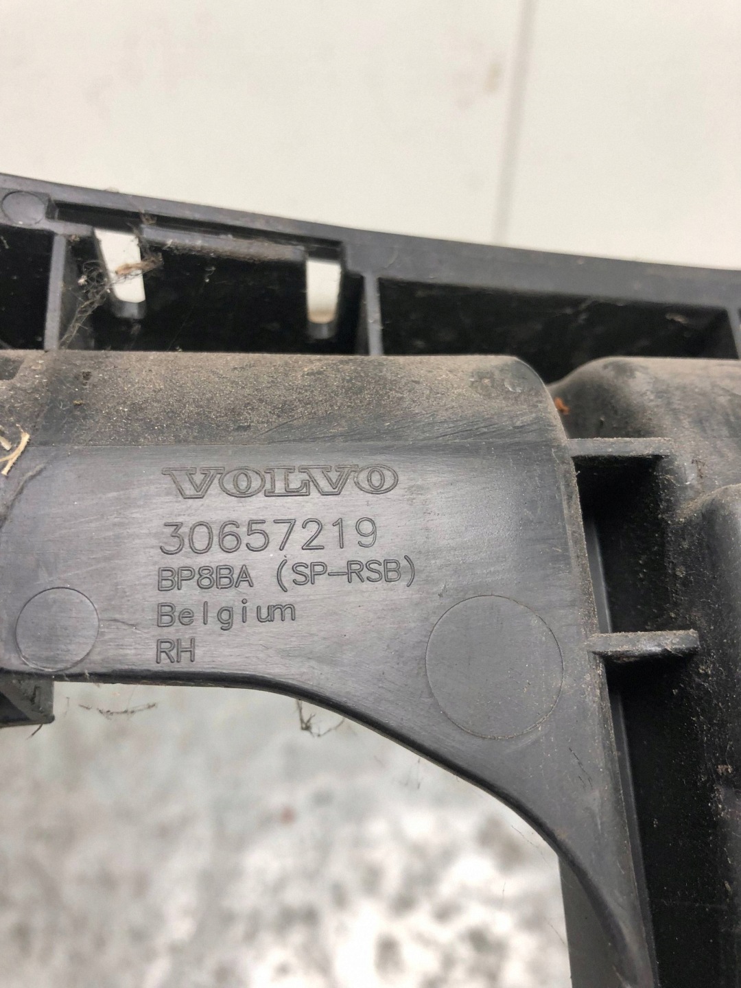 bumper bracket right rear part VOLVO C30 30657219