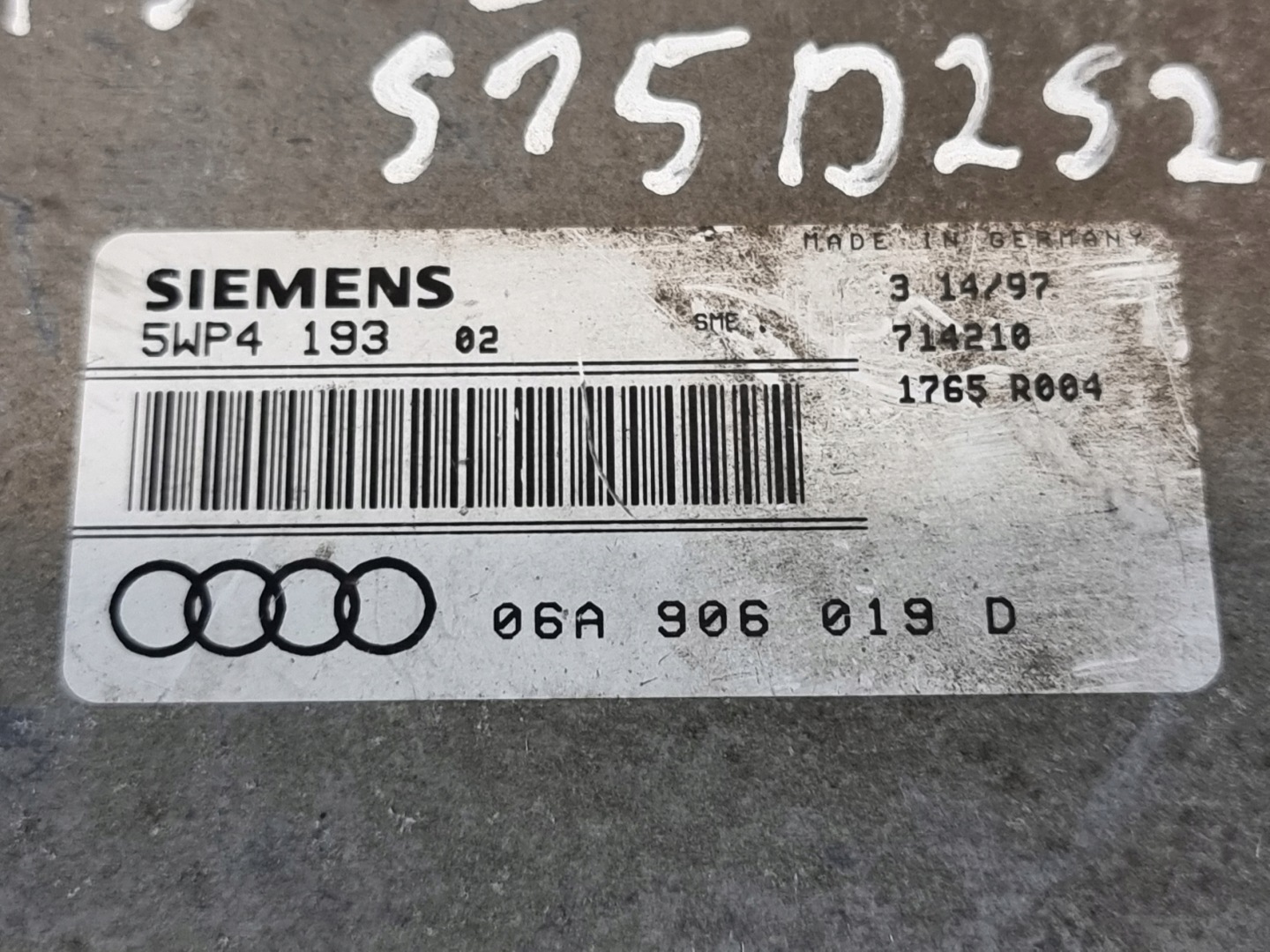 control unit computer of the engine OE 06A906019D AUDI A3 8L 1.6B