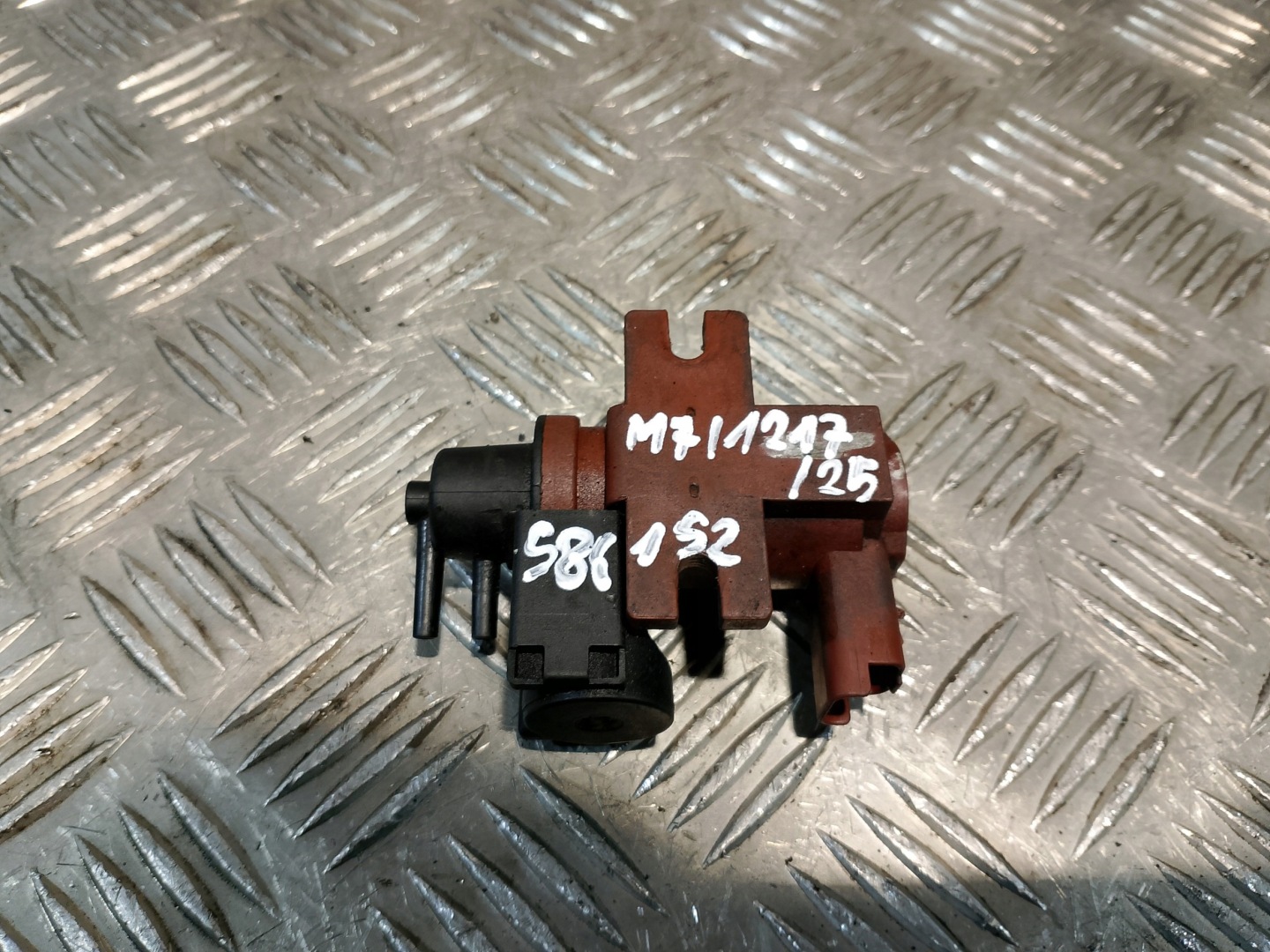 sensor ELEKTORMAGNETYCZNY FORD C-MAX und 1 2.0 TDCI 6G90-9E882-CA 7.01771.00
