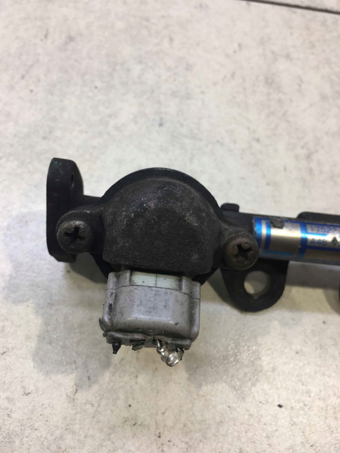 injection ramp left IMPREZA 2.0 16V GC A46702R70