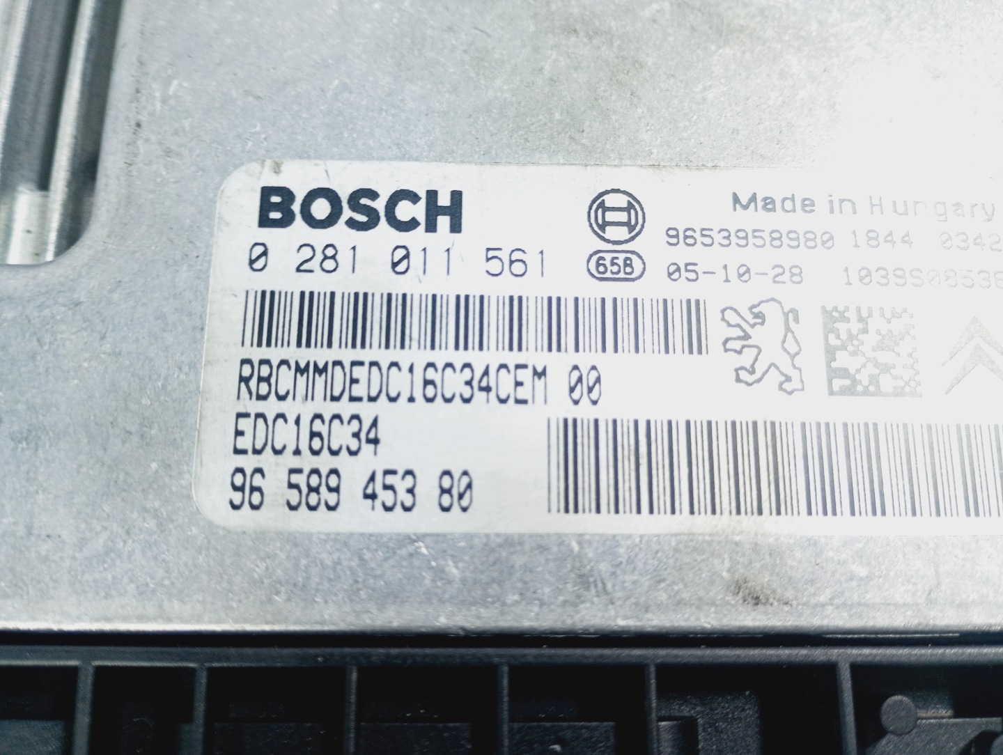 computer control unit of the engine OE 0281011561 Citroen C5 II 2 04-08