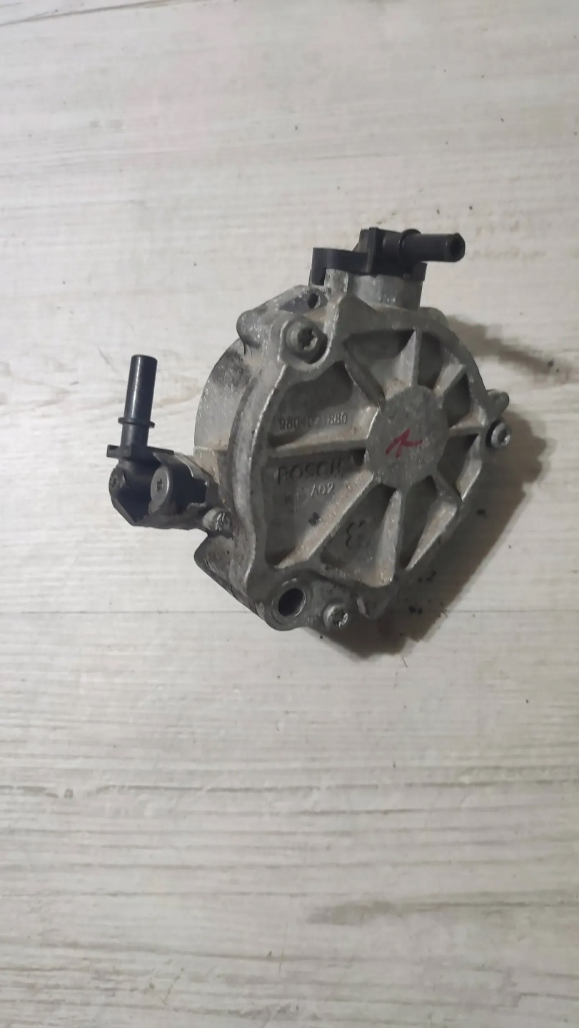 Mitsubishi ASX 18r. 1.6DiD pump vacual vacum