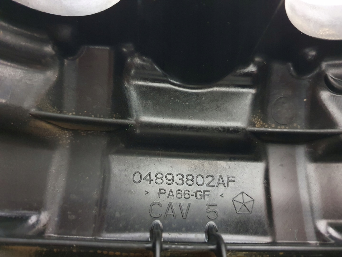 CHRYSLER PACIFICA II 3.6 16- rechts Abdeckung der Ventile des Kopfes 04893802AF