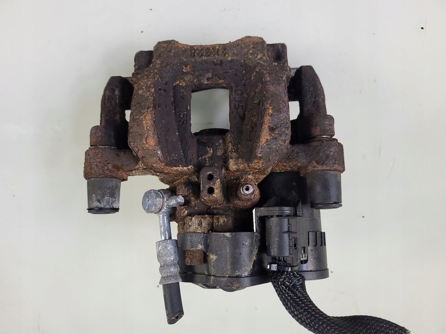 caliper brake left rear part 2.0d Range Rover EVOQUE L538 LIFT GJ32-2K328-BD