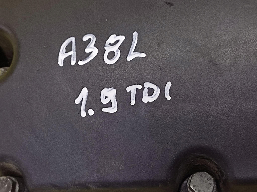 AUDI A3 8L 1.9 TDI Abdeckung der Ventile 038103469