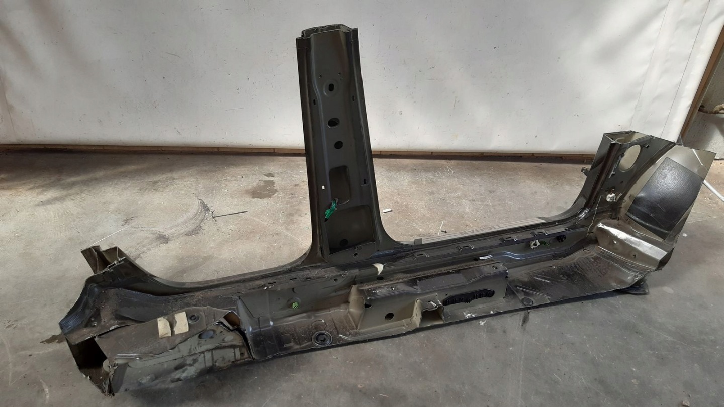 threshold pillar left VW Tiguan LC9X