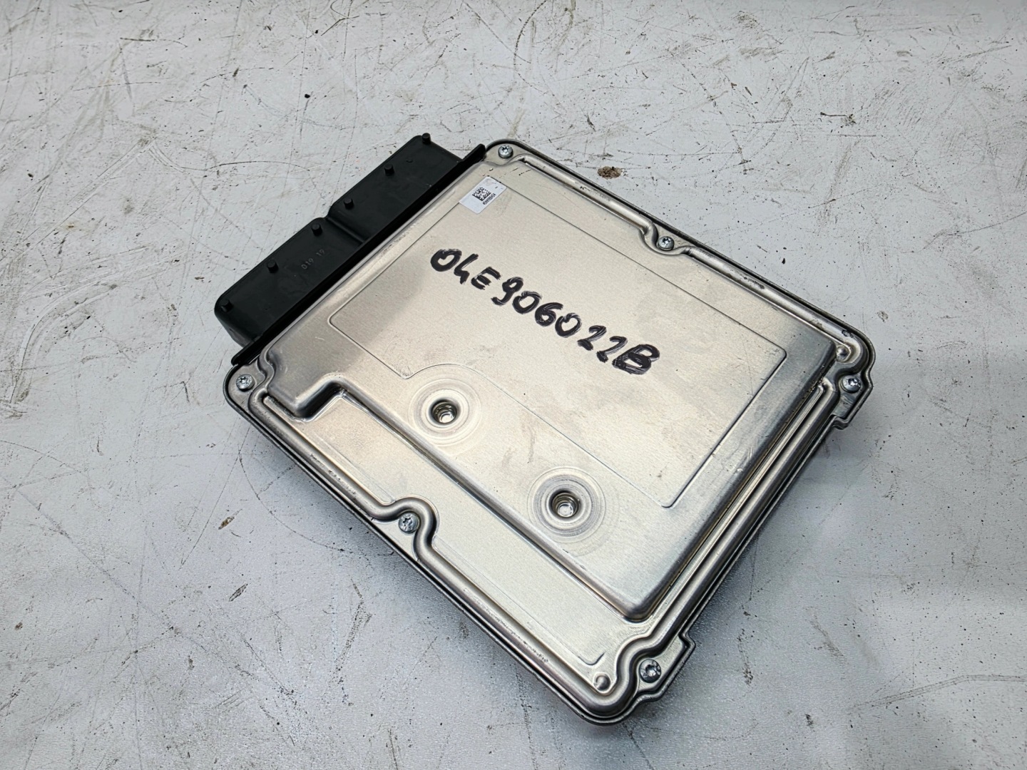 ordinateur unité de commande électronique uce moteur AUDI A4 B9 A5 8W 1.4 TFSI 04E906022B
