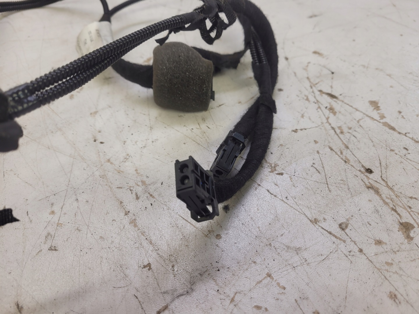 KABEL PRIJENOS SWIATLOWOD AUDI A4 A5 A6 Q5 8F001322