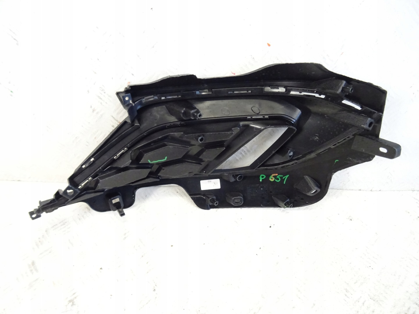 grid of a bumper front front left KIA SPORTAGE V 5 86563-R2CA0