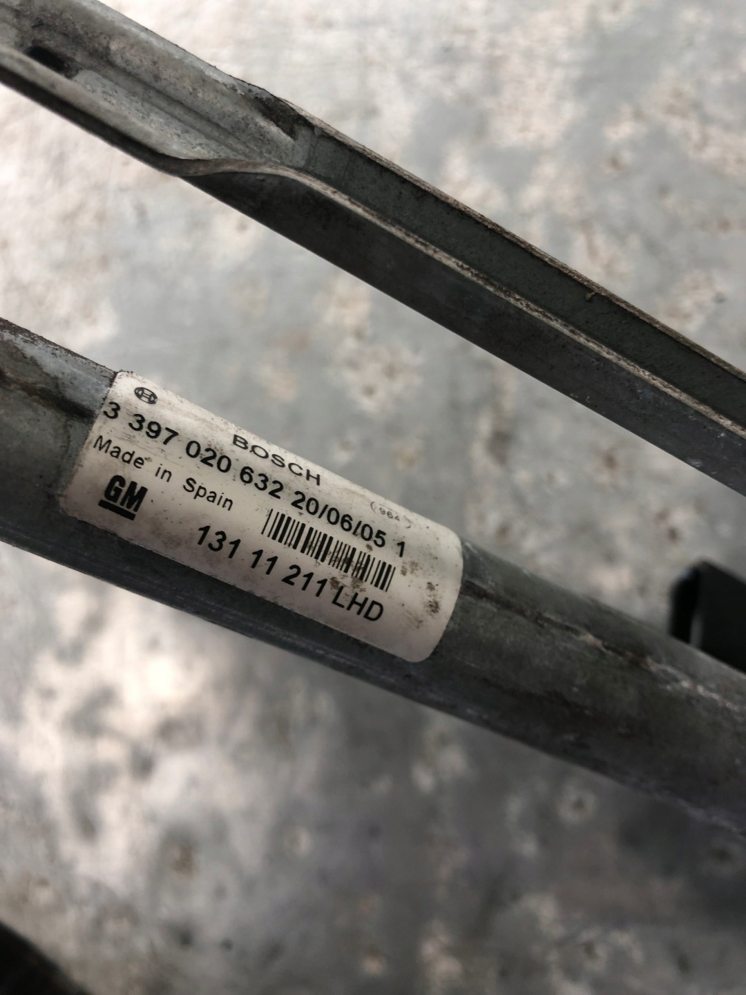 Wischergestänge OPEL ASTRA H 13111211