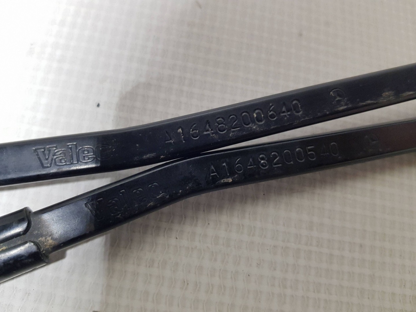 wiper arm front right left KOMLET EUROPA MERCEDES GL X164
