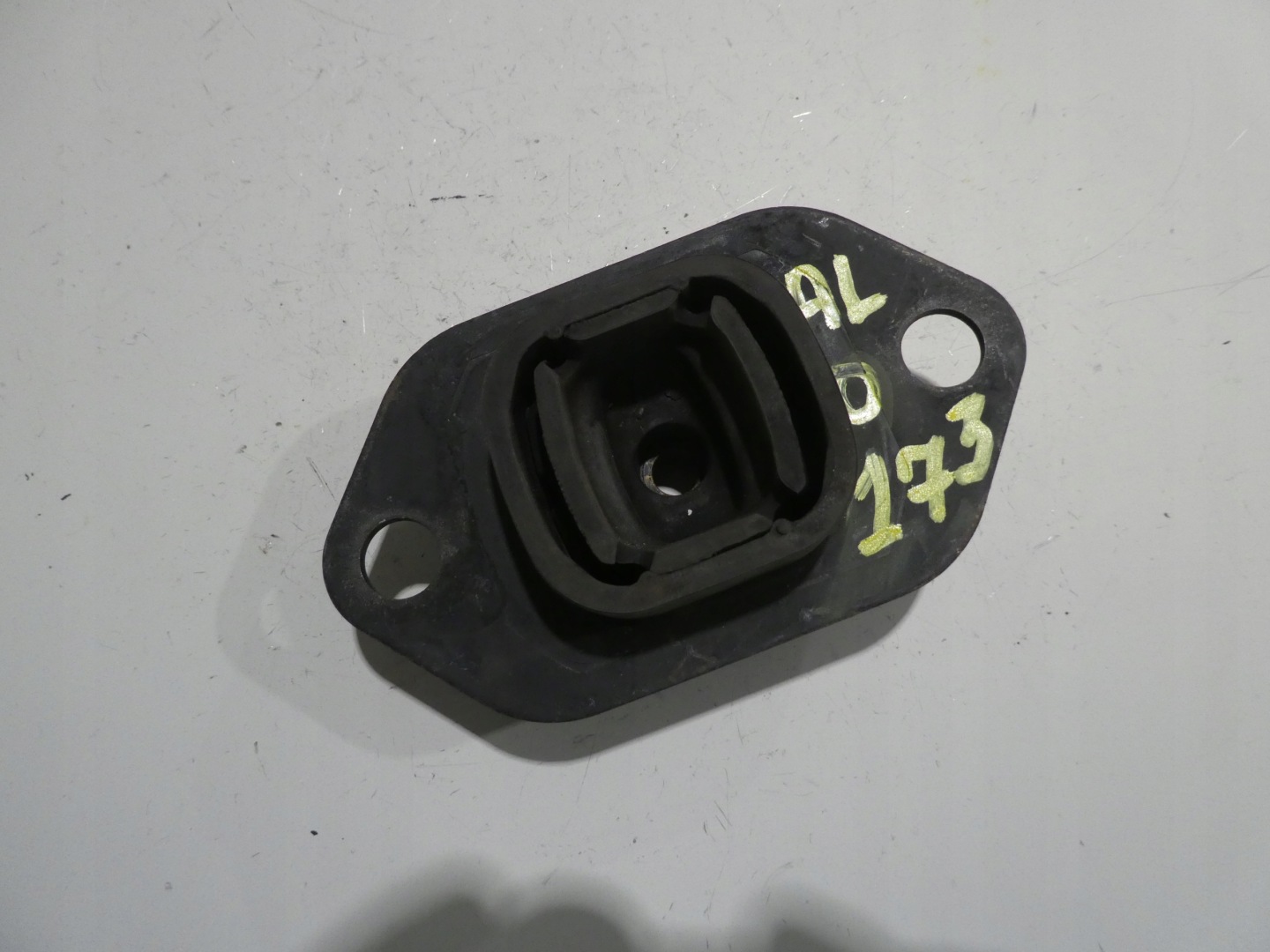 TRAFIC III gearbox mounting 2.0 DCI 112204BB0A