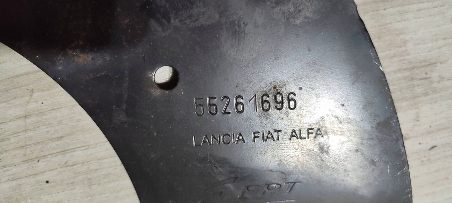 Fiat Tipo 2018 Console / Support plaque Moteur