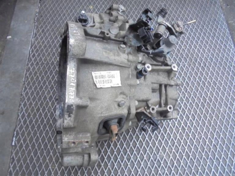 NISSAN PRIMERA (P12) 2.2 DCI getriebe 7701717775