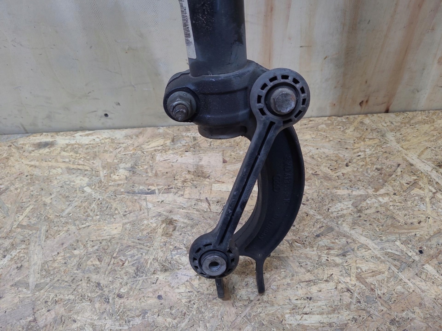 steering rod McPhersona Audi A4 B8 2011 8K0413031AG