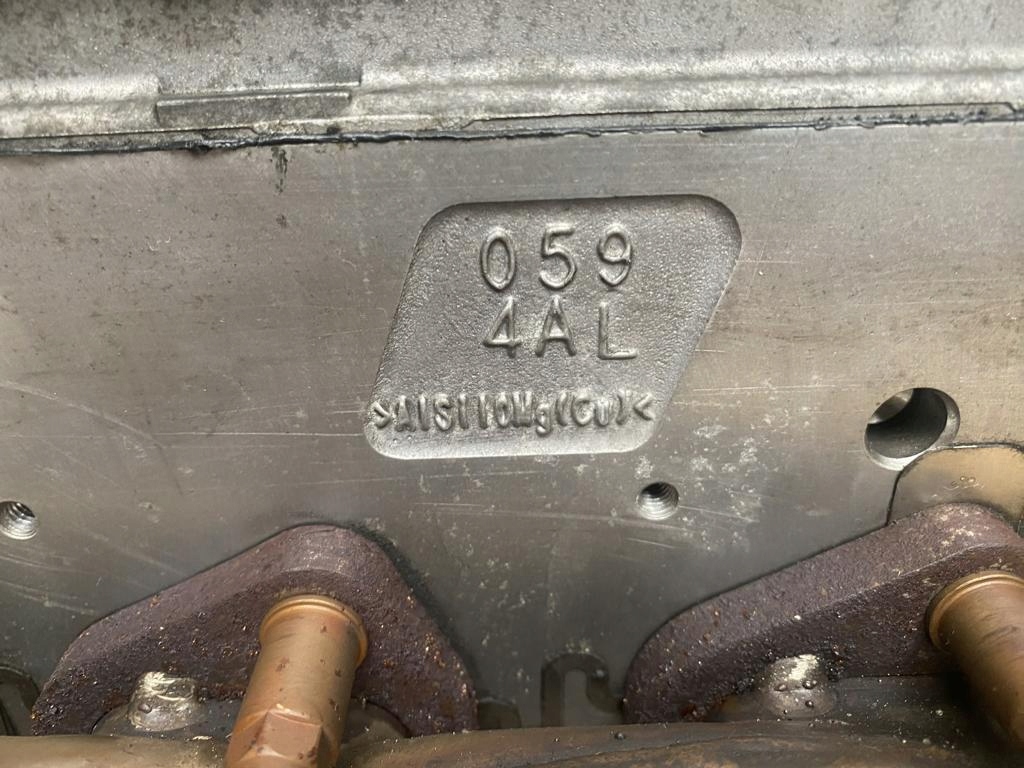 head. right of the engine complete AUDI A5 3.0 TDI 1059354BA