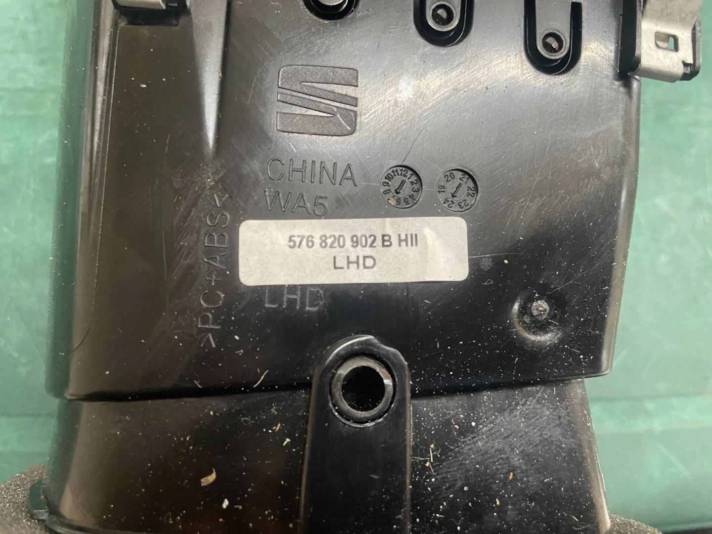 grid air conditioning devices of the dashboard right SEAT ATECA 576820902B @A