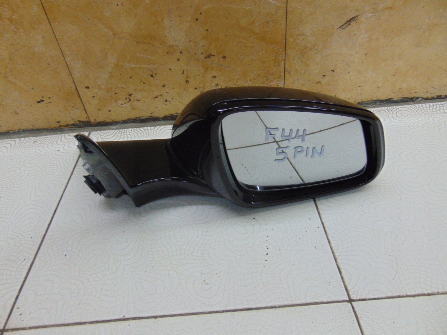 LUSTERKO PRAWE BMW 2 F44 5PIN