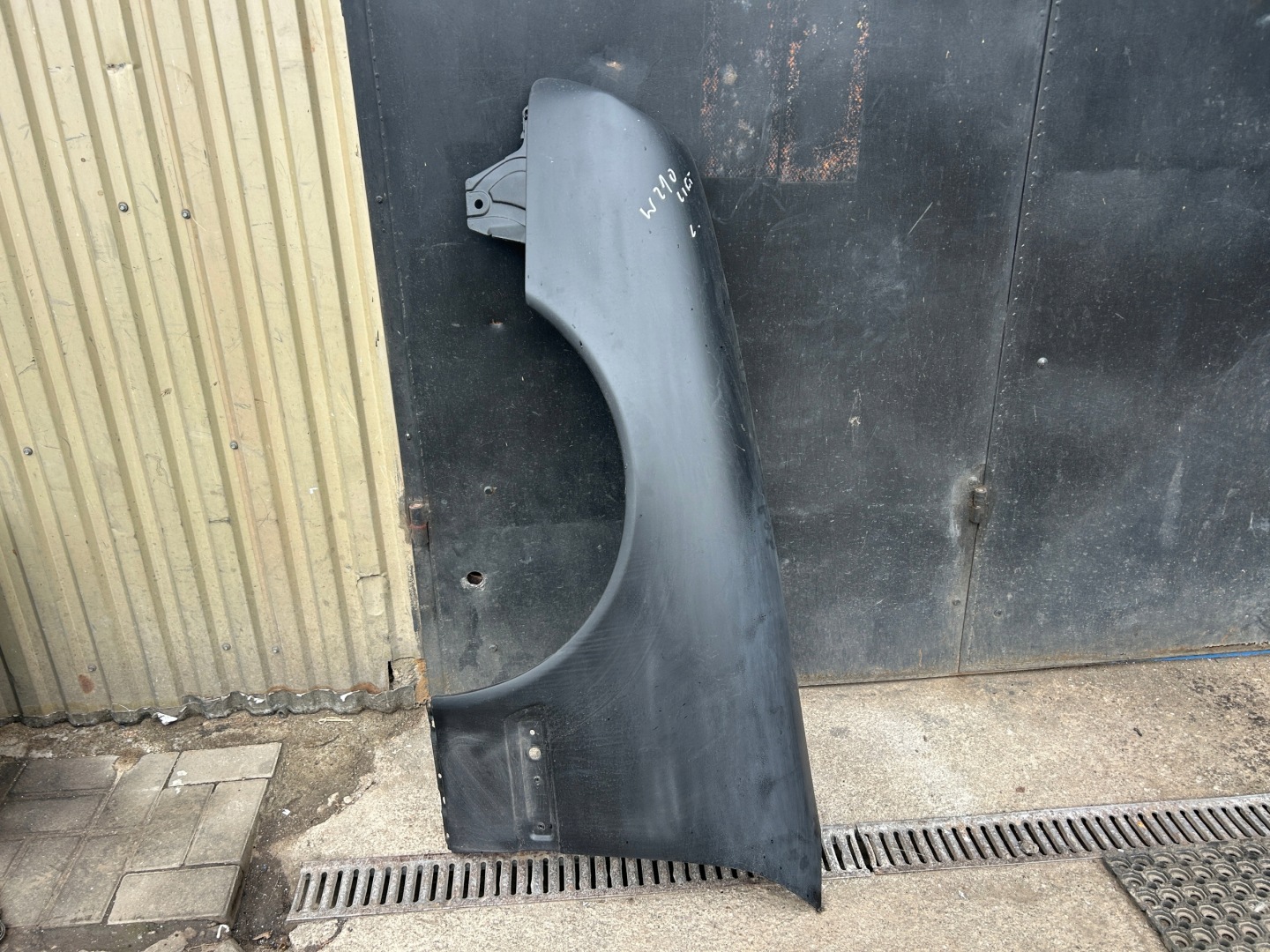 MERCEDES W210 LIFT fender left front