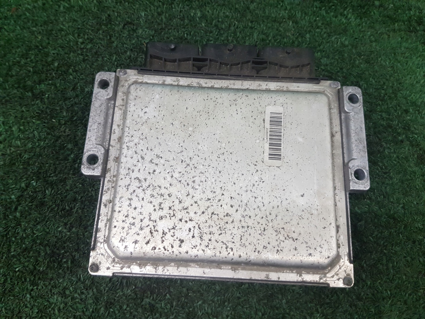 computer of the engine control unit CITROEN C5 III 9666912580