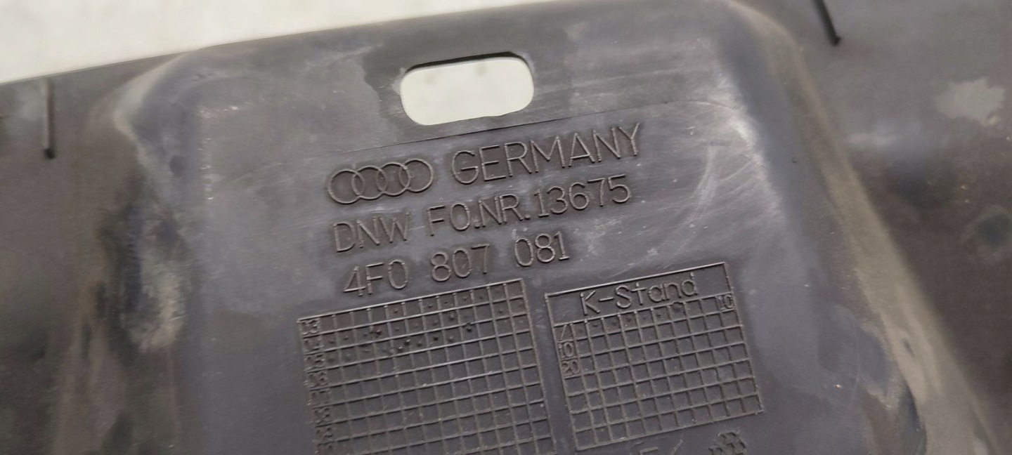 cache face avant avant Audi A6 C6 2,4 V6