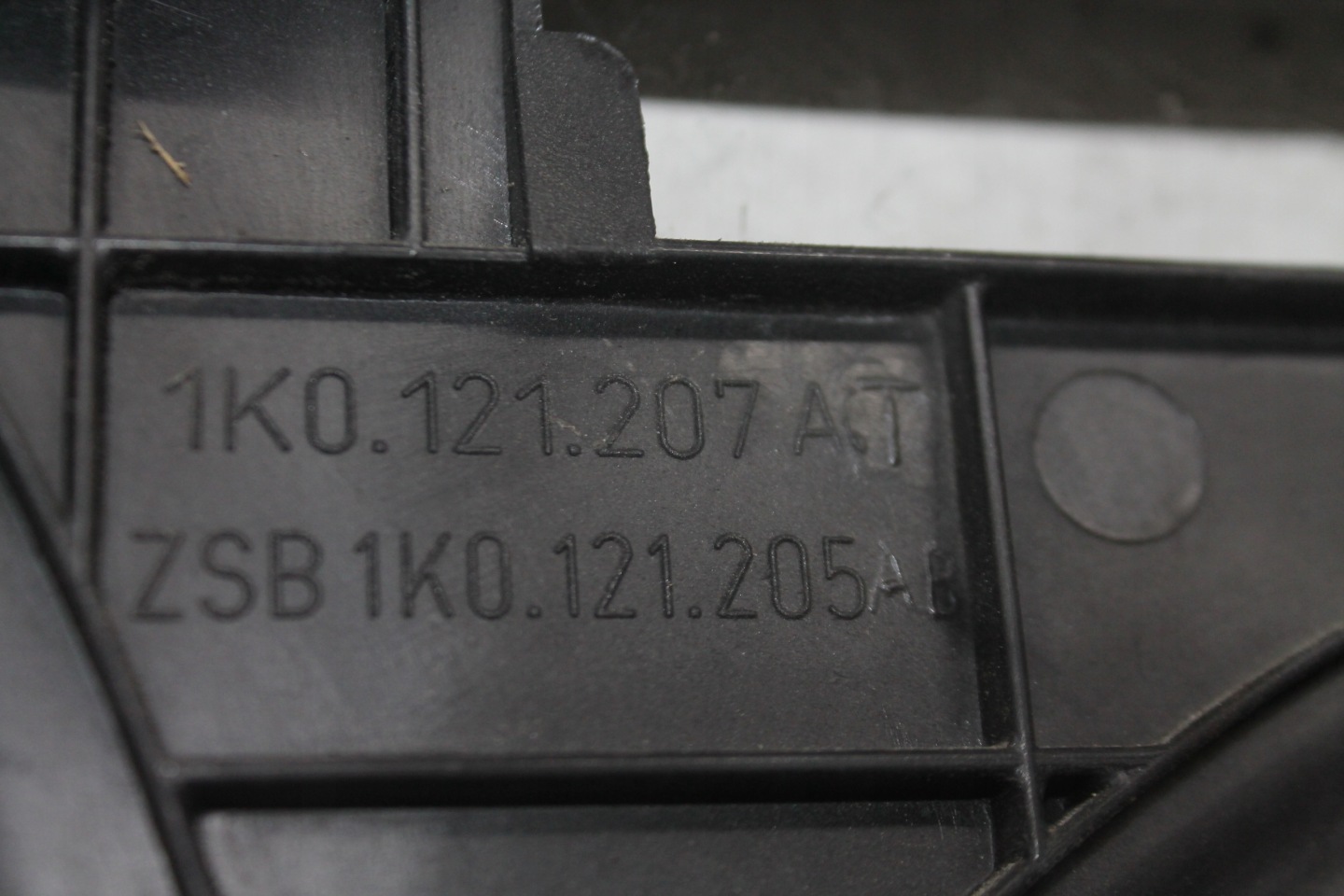 ventilátor chladiče vrtule 1K0121207AT VW AUDI SKODA SEAT