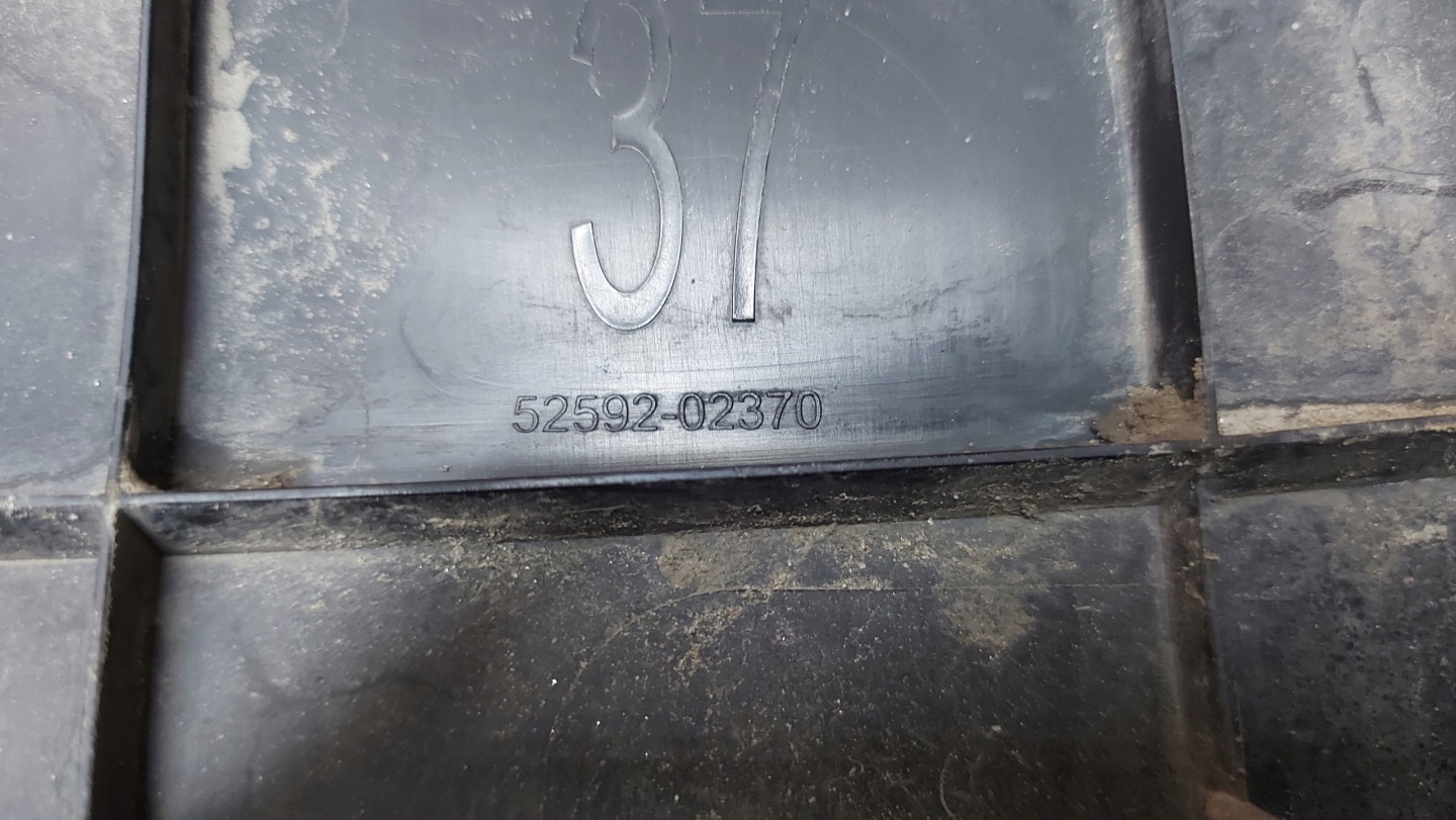 CHLAPACZ bal far hátsó TOYOTA COROLLA E21 HB HATCHBACK 19
