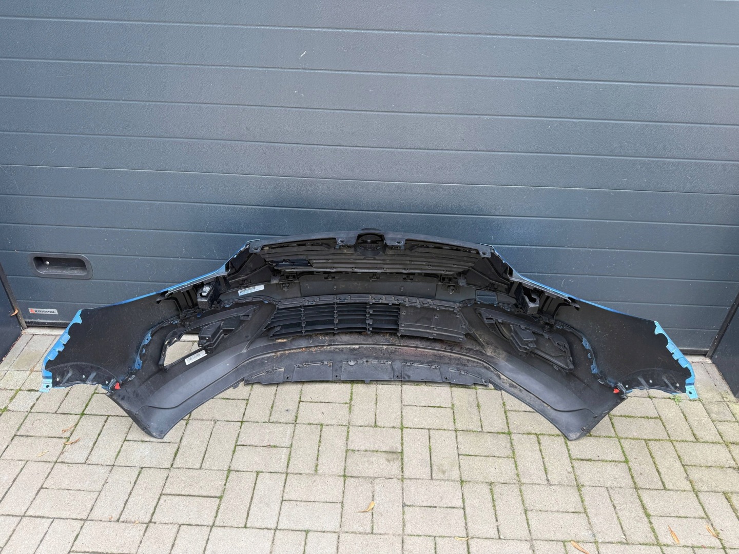 Opel Crossland X 17- bumper front front