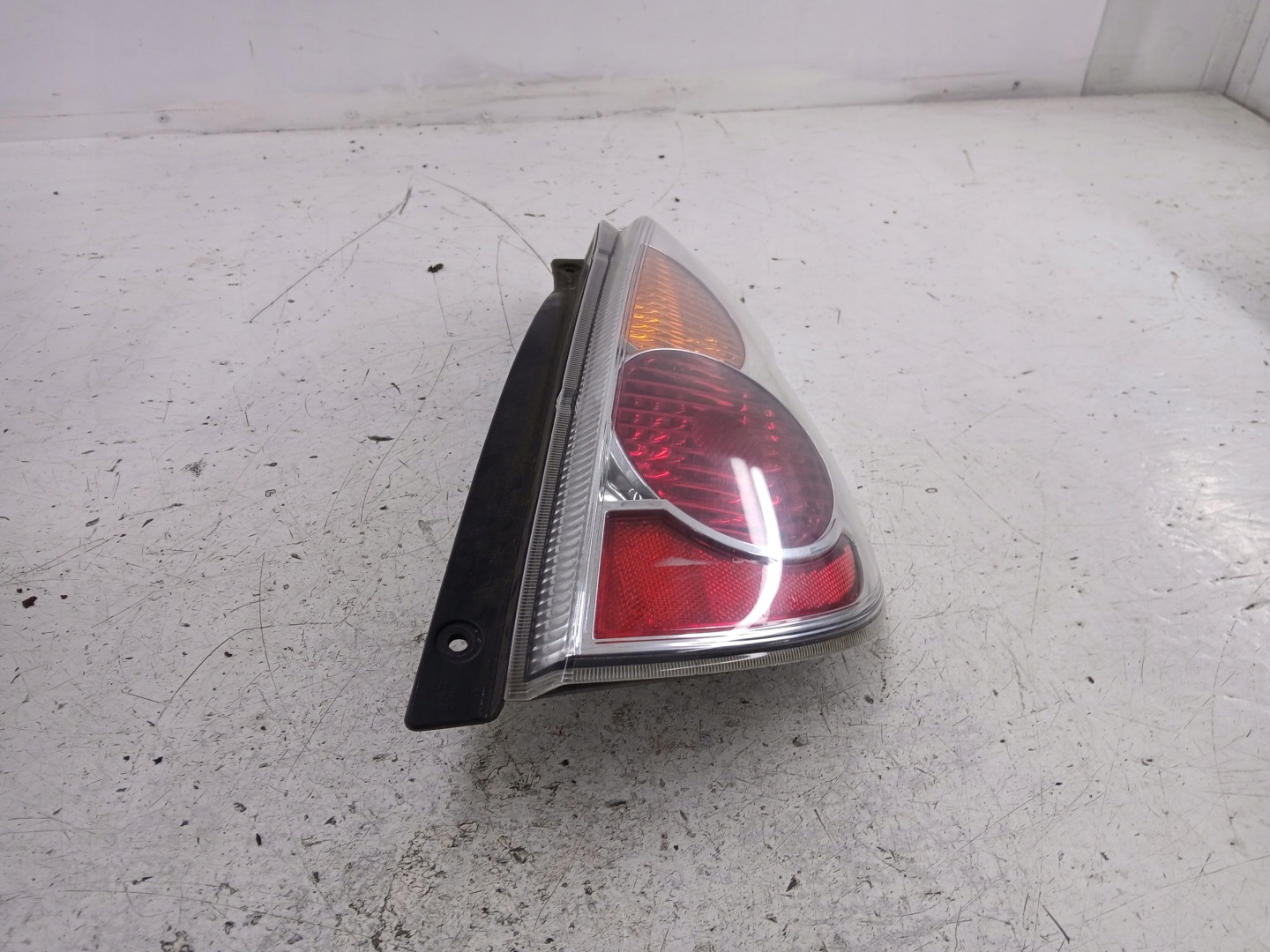 SUZUKI LIANA and LIFT light right rear part