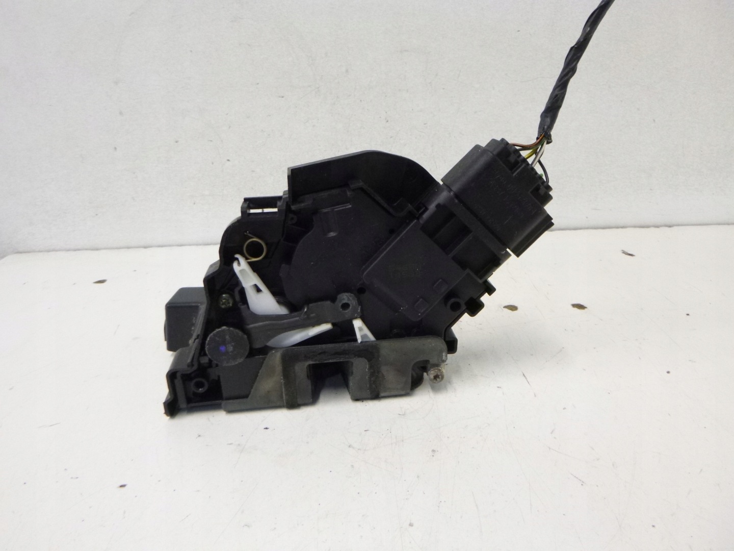 lock door front left Ford C-Max C max 05r.